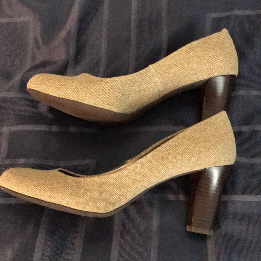 Shoes   - Picture 2 of 3